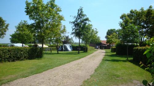 kampeerplaats_zes_05-4064358176-1